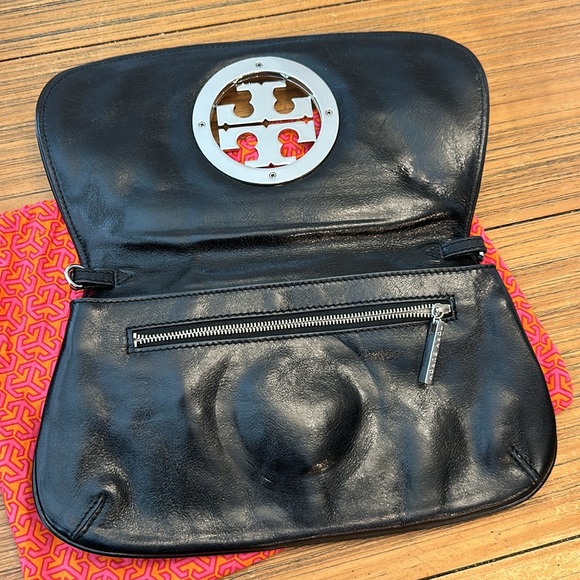 Tory Burch clutch with chain strap - Picture 5 of 10